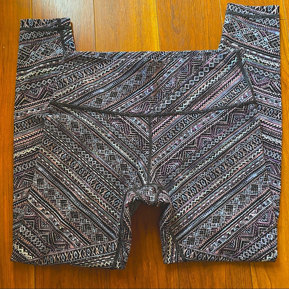 Lululemon yoga pants abstract pattern